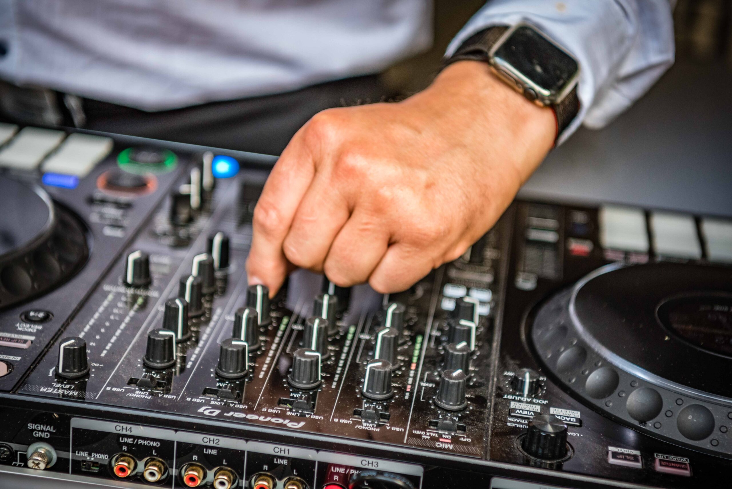 DJ Живков